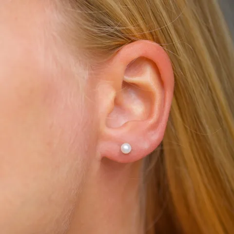 4-4,5 mm perle ørestikker i sølv