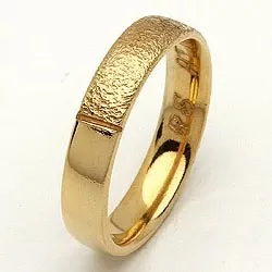 Vielsesring fra randers sølv i 8 karat guld