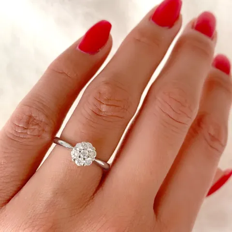 elegant diamantring i 14 karat hvidguld 0,40 ct