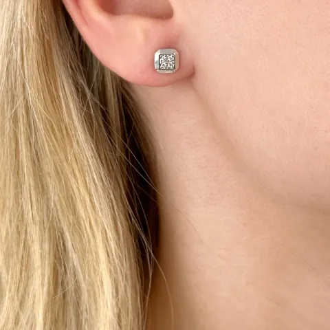 diamant øreringe i 14 karat hvidguld med diamant