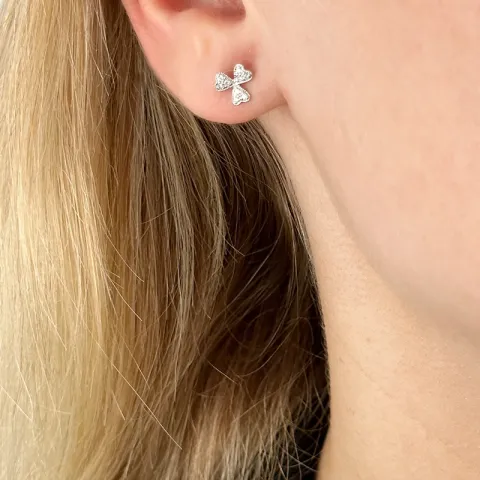 trekløver diamant ørestikker i 14 karat hvidguld med diamant