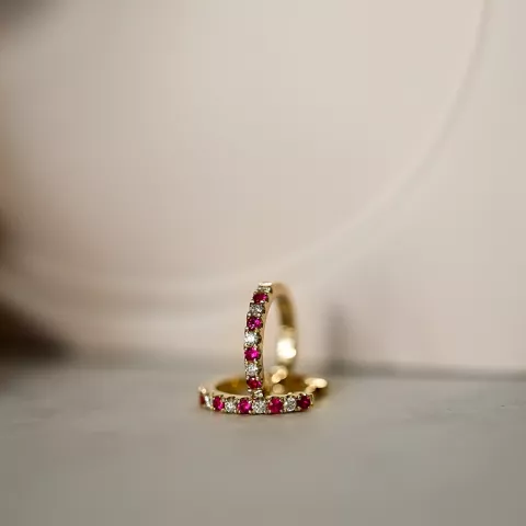 14 mm rubin creoler i 14 karat guld med rubin og diamant 