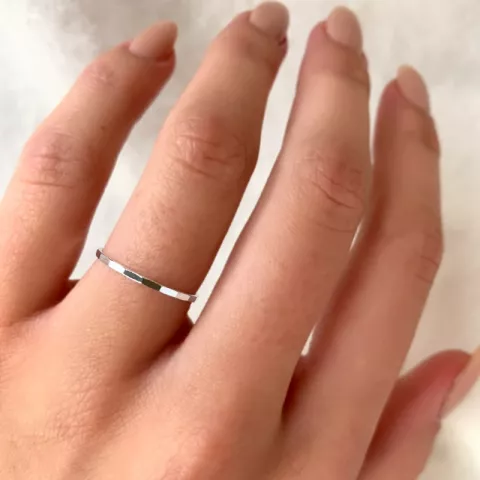 Smal Simple Rings ring i sølv