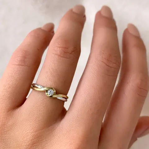 Elegant zirkon ring i 14 karat guld med rhodium