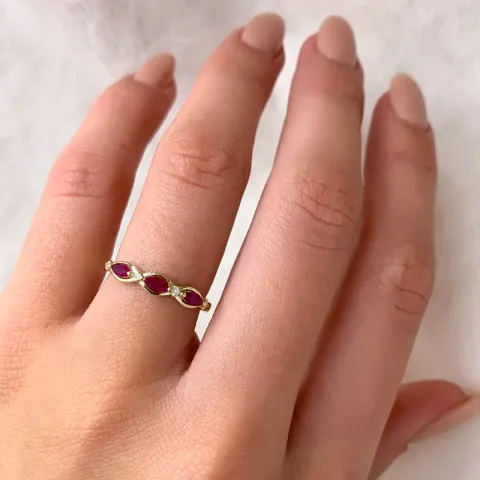 rubin ring i 14 karat guld 0,032 ct