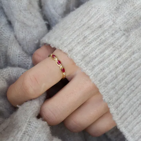 rubin ring i 14 karat guld 0,032 ct