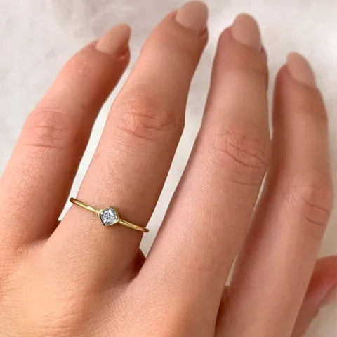 Enkel smal zirkon ring i 14 karat guld med rhodium