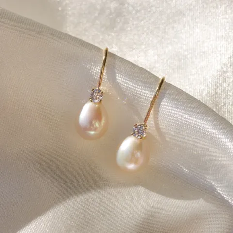 lange øreringe i 9 karat guld med zirkon - Gold Collection