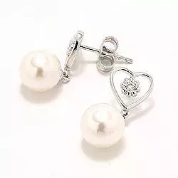 hjerte perle ørestikker i 14 karat hvidguld med diamant 