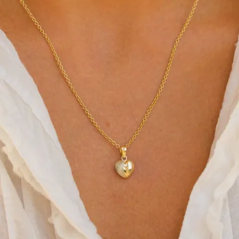 9 x 10 mm hjerte vedhæng i 8 karat guld