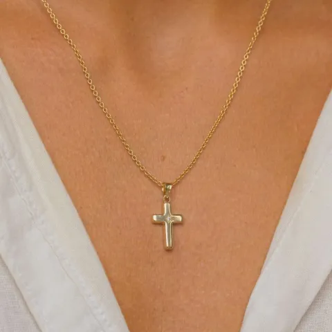10,5 x 18,5 mm kors vedhæng i 8 karat guld
