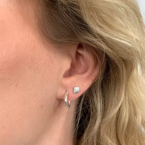 Rund øreringe i sølv