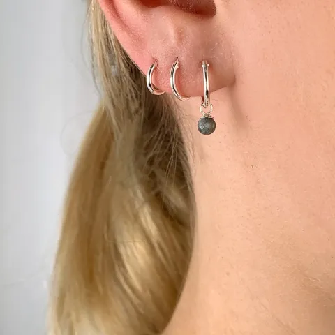 12 mm howlite creoler i sølv