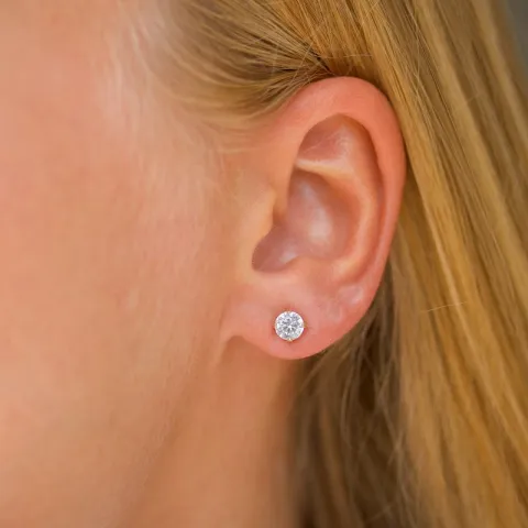 5 mm ørestikker i 9 karat guld med zirkon