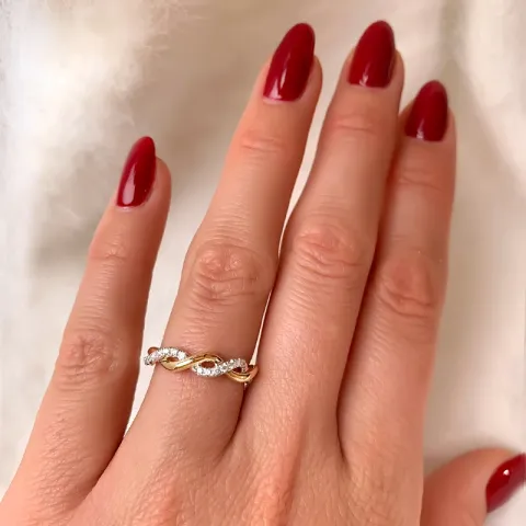 diamantring i 14 karat guld.- og hvidguld 0,13 ct