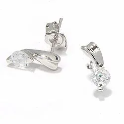 Små ørestikker i 9 karat hvidguld med zirkoner