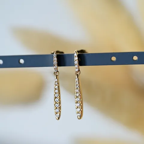 lange diamant øreringe i 14 karat guld med diamant 