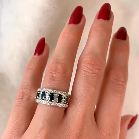 blå safir diamantring i 14 karat hvidguld 0,49 ct 1,75 ct