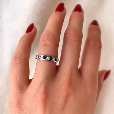 blå safir diamantring i 14 karat hvidguld 0,08 ct 0,66 ct