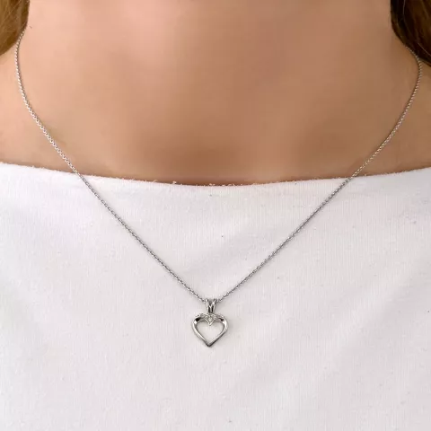 hjerte diamantvedhæng i 14 karat hvidguld 0,02 ct