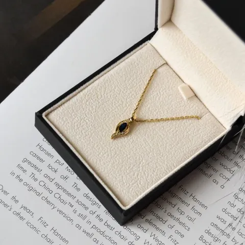 safir diamantvedhæng i 14 karat guld 0,04 ct 0,34 ct