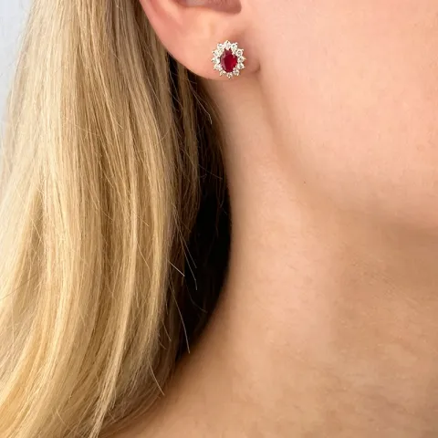 rubin rosetørestikker i 14 karat guld med rhodium med diamant og rubin