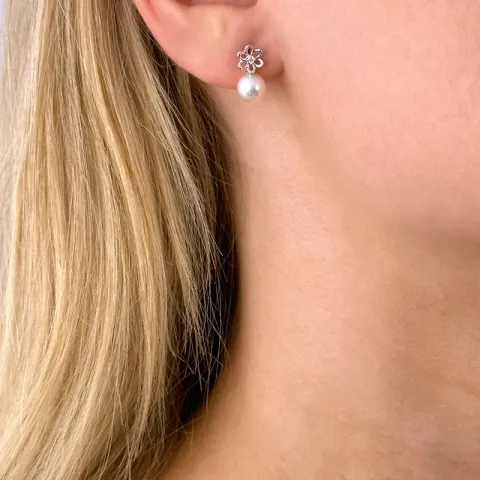blomster perle ørestikker i 14 karat hvidguld med diamant