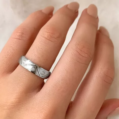 ring i rhodineret sølv