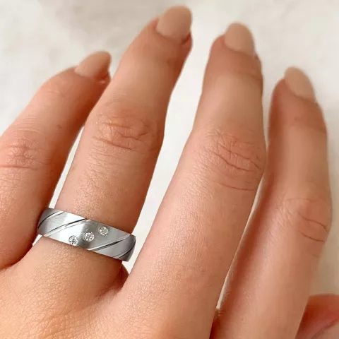 børstet ring i rhodineret sølv