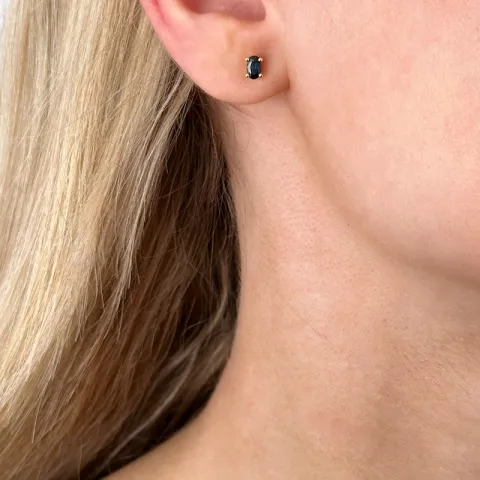 2 x 0,35 ct blå safir ørestikker i 14 karat guld med safir