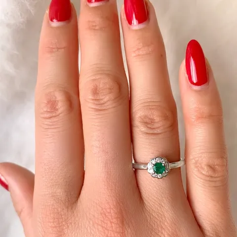 smaragd ring i 14 karat hvidguld 0,14 ct