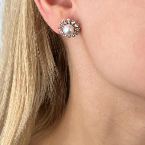 Blomster perle brillantøreringe i 14 karat hvidguld med diamanter 