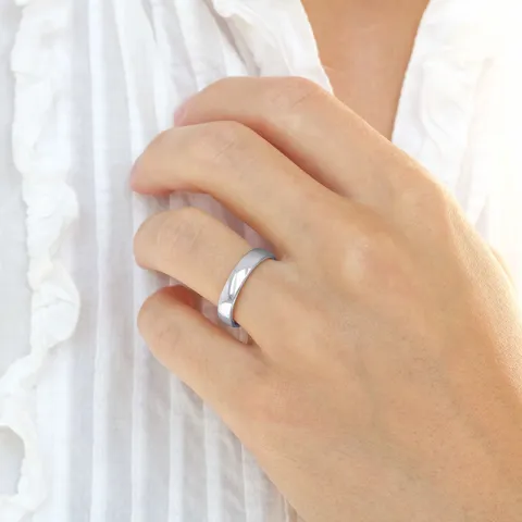 blank 4 mm vielsesring i 14 karat hvidguld
