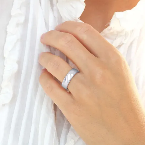 blank 6 mm vielsesring i 9 karat hvidguld