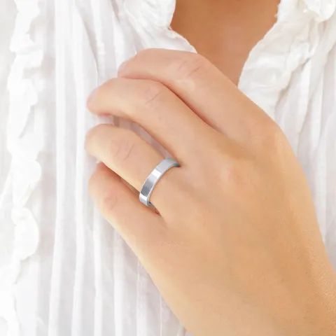 4 mm vielsesringe i 9 karat hvidguld 0,03 ct - sæt