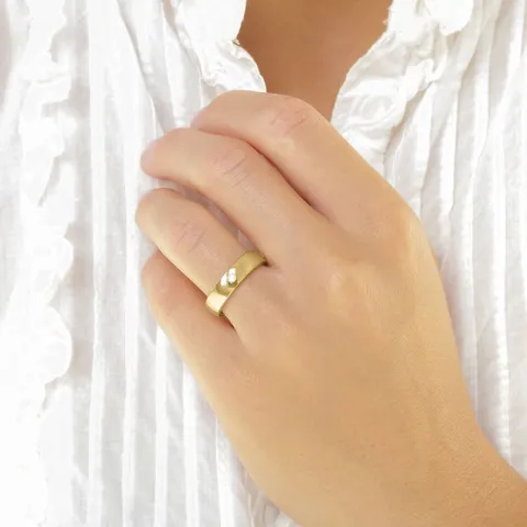 6 og 5 mm diamant vielsesringe i 9 karat guld - sæt
