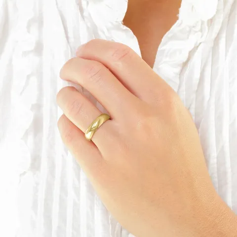 5 og 4 mm vielsesringe i 14 karat guld 0,03 ct - sæt