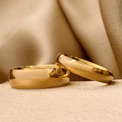 6 og 4 mm vielsesringe i 9 karat guld - sæt