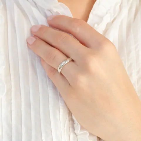 4 mm hjerte diamant vielsesring i 14 karat hvidguld 0,01 ct
