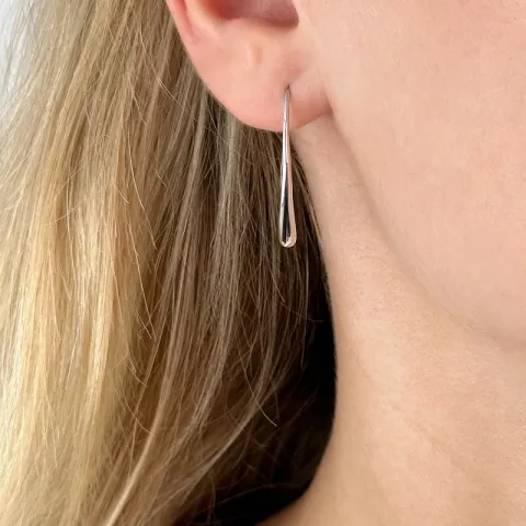 Lange dråbe øreringe i rhodineret sølv