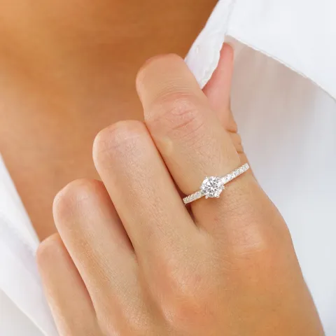 zirkon ring i sølv