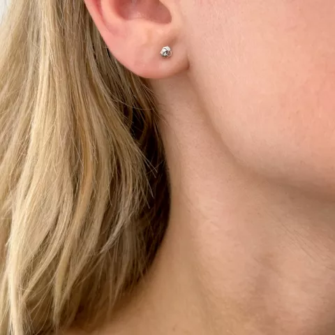3 mm knude øreringe i sølv