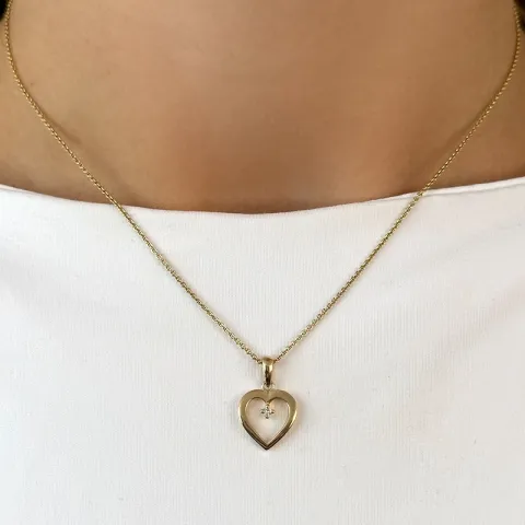 hjerte diamant halskæde i forgyldt sølv med vedhæng i 8 karat guld