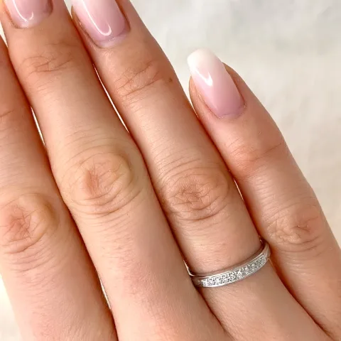 Diamant ring i 9 karat hvidguld 0,07 ct