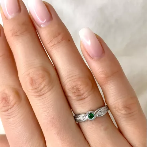 smaragd ring i 9 karat hvidguld 0,01 ct 0,09 ct