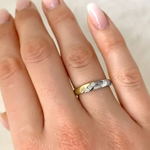 diamant ring i 9 karat guld.- og hvidguld 0,08 ct