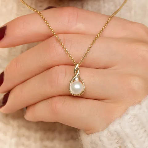 Perle diamantvedhæng i 9 karat guld 0,03 ct