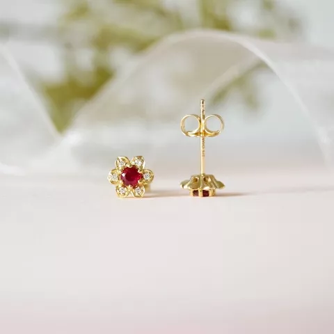 Blomster rubin diamantøreringe i 9 karat guld med diamanter og rubiner 