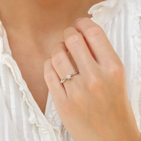 0,20 ct solitairering i 14 karat hvidguld 0,20 ct