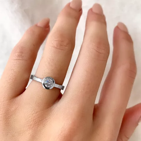Enkel hvid zirkon ring i sølv